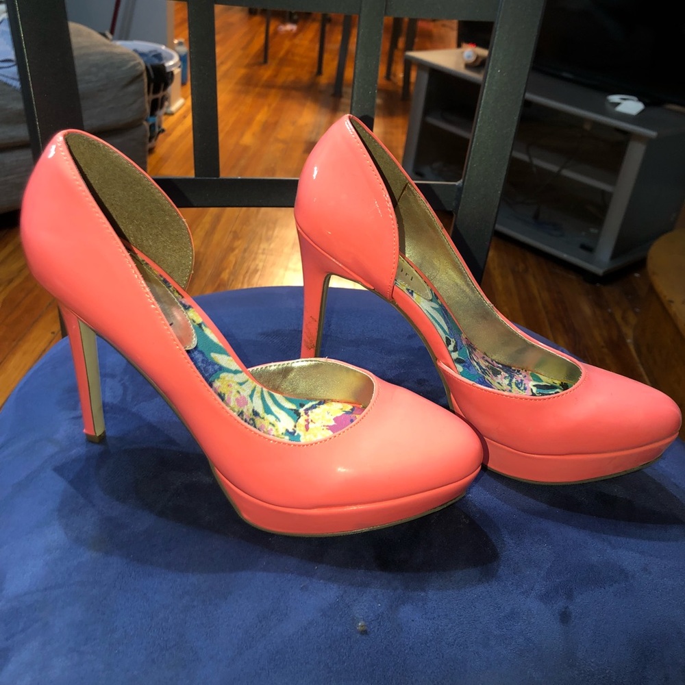 Neon pink shiny heel
